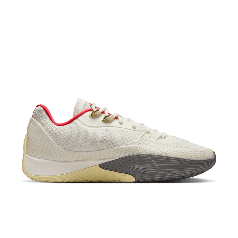 Nike S.T. Flare HF0219-002