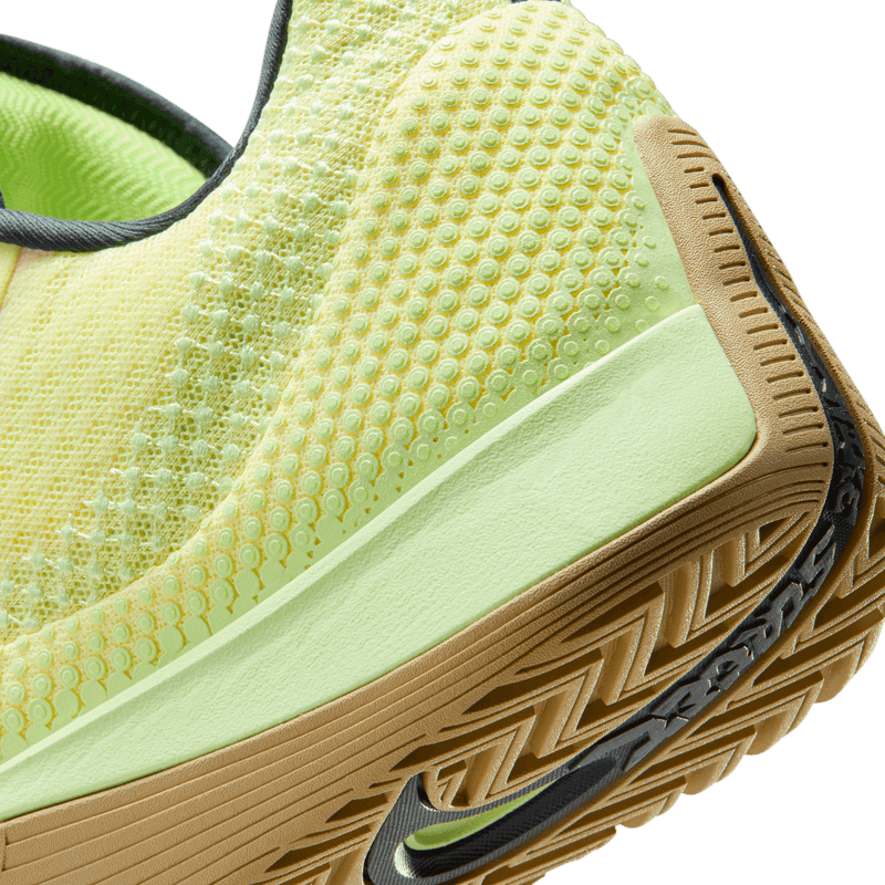 Nike S.T. Flare HF0219-800