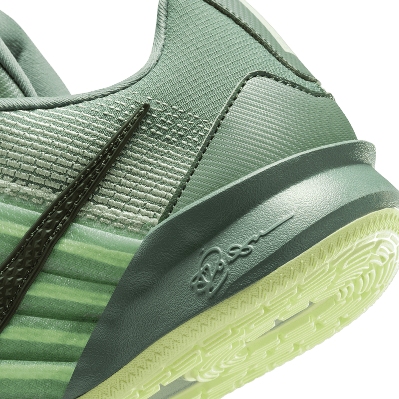 Nike Sabrina 3 HF2881-301