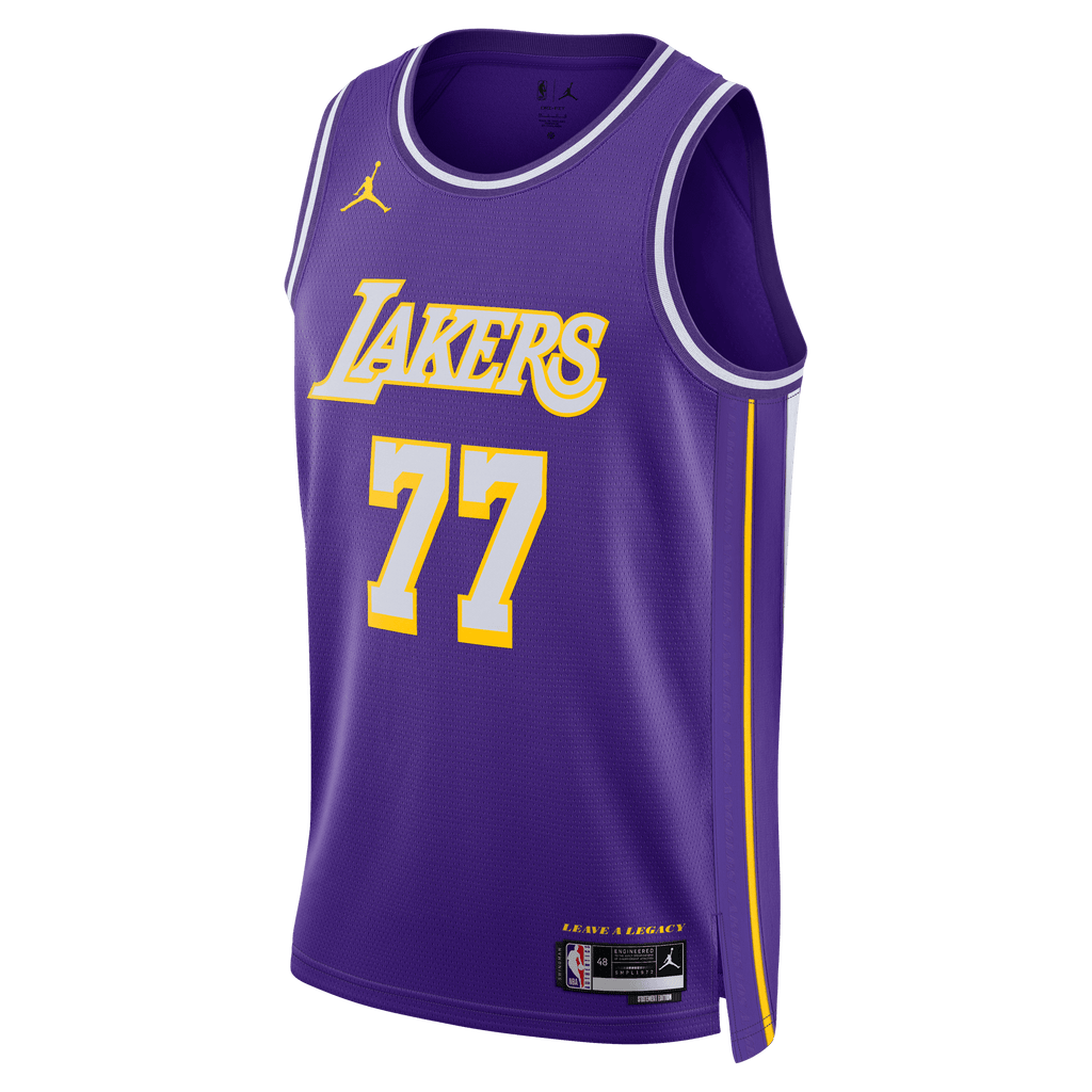 Nike Swingman Luke Doncic Statement Jersey 2025/26 (Los Angeles Lakers) HM4877-506